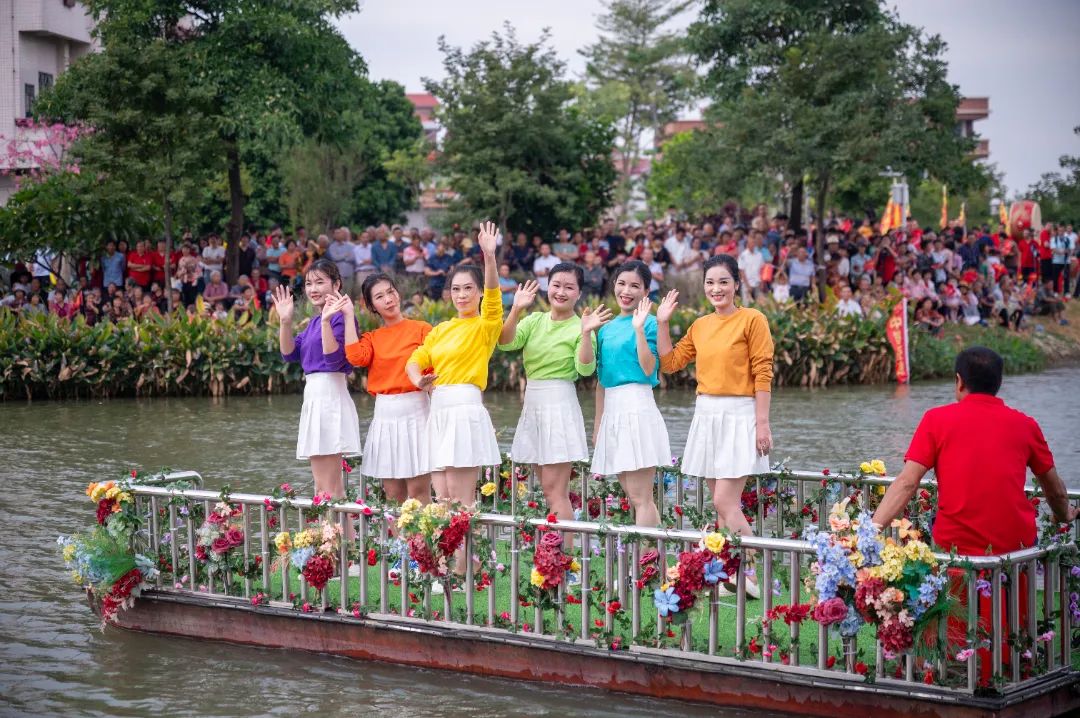 燃動金秋 | 草艇競渡,奪人風(fēng)采彰顯非遺文化瑰寶之韻(圖7) 燃動金秋 | 草艇競渡,奪人風(fēng)采彰顯非遺文化瑰寶之韻(圖7)